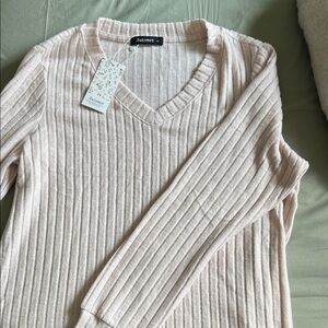 Litomet Women's Soft Pink V-Neck Sweater